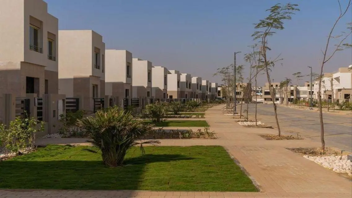 فيلا فاخرة مع مسبح خاص وحديقة بموقع متميز