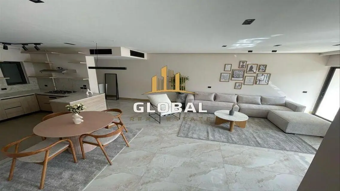 شقة فاخرة بتصميم عصري في منطقة البحيرة
