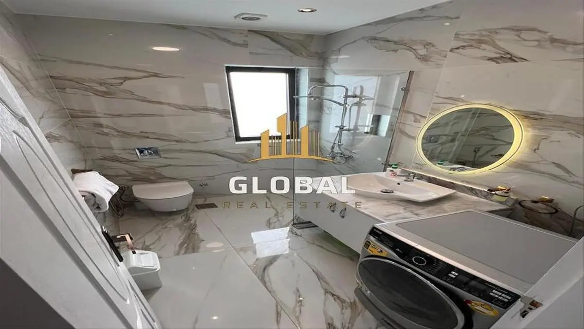 Luxury Apartment at Code Lake