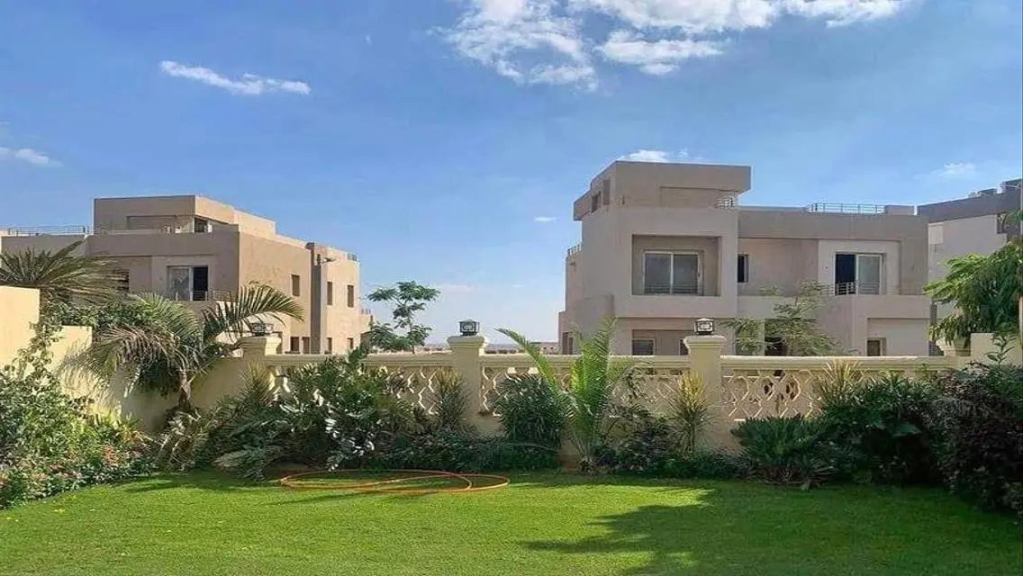 Luxury Villa for Sale with Spacious Design and Stunning View