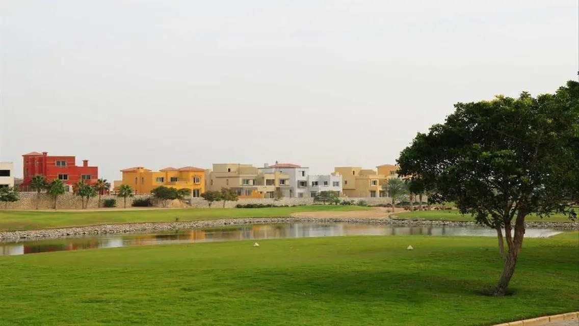 Luxury Villa for Sale with Spacious Design and Stunning View