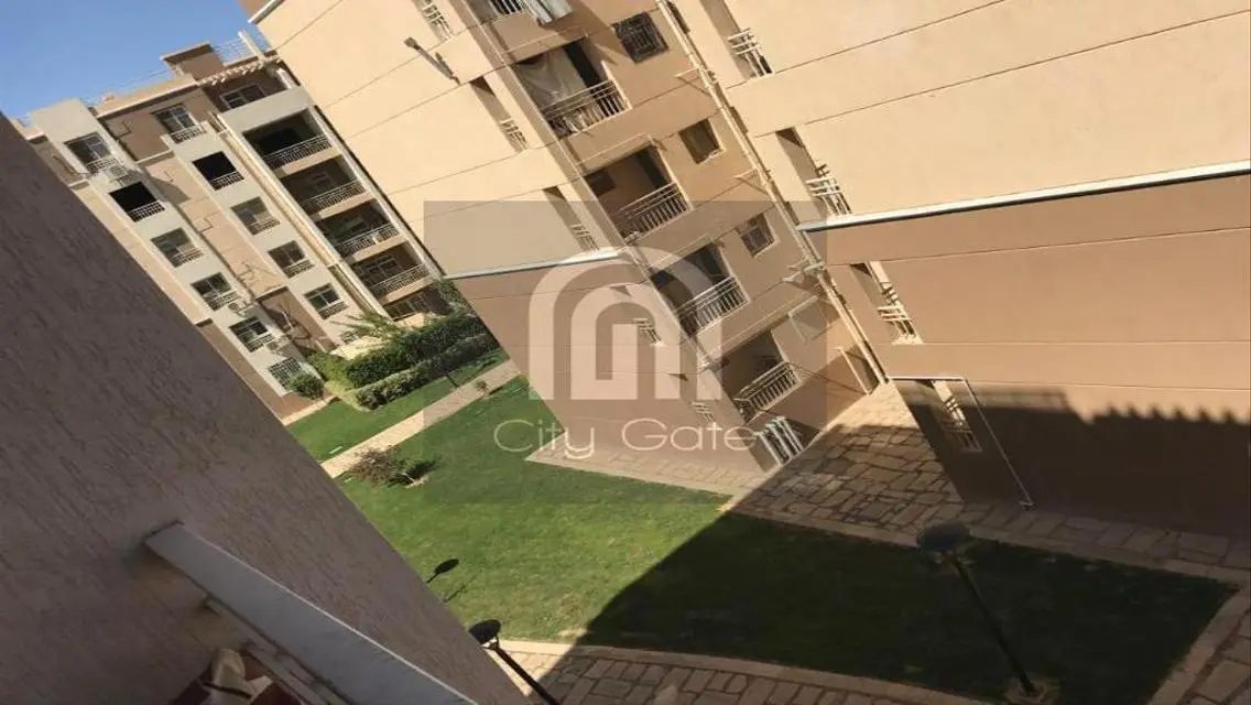 شقة للبيع في ب7-96 بجوار سيتي غيت