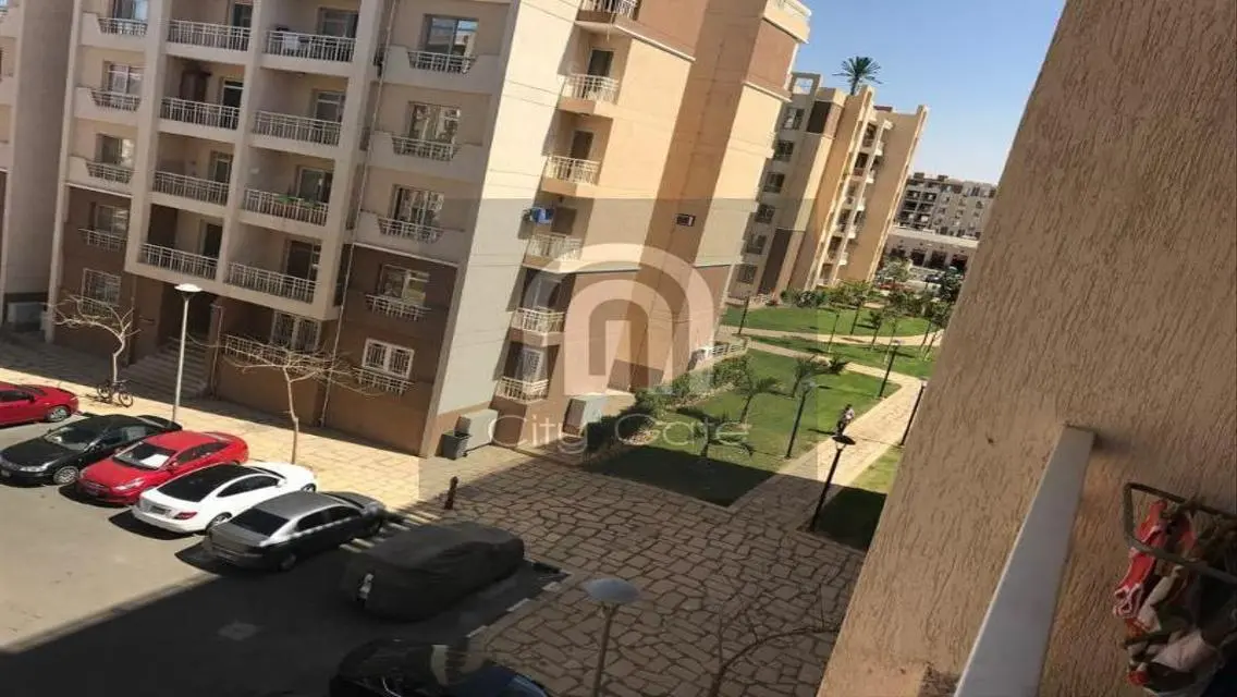 شقة للبيع في ب7-96 بجوار سيتي غيت