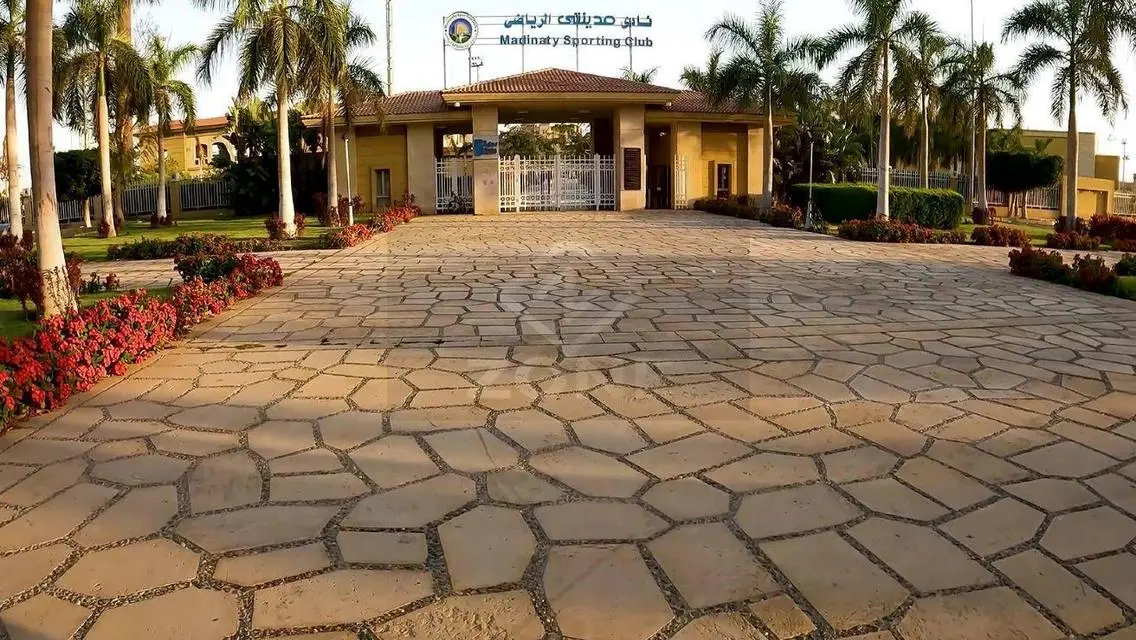 شقة فاخرة للبيع في منتجع All Season Park