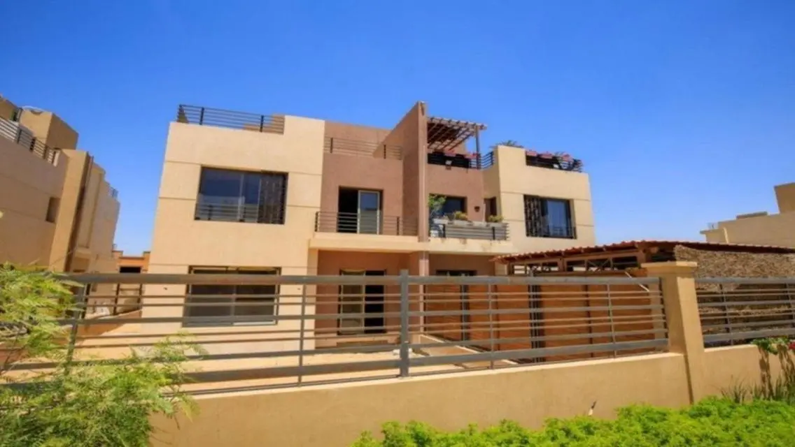 Luxurious Apartment in Sheikh Zayed with Private Garden and Pool