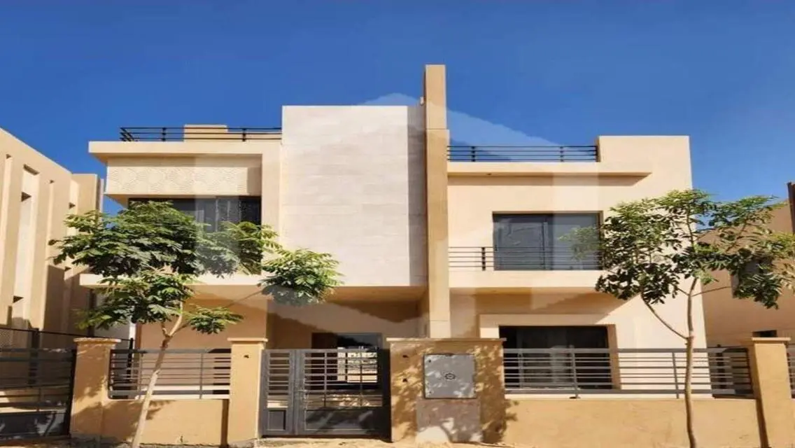 Luxurious Apartment in Sheikh Zayed with Private Garden and Pool
