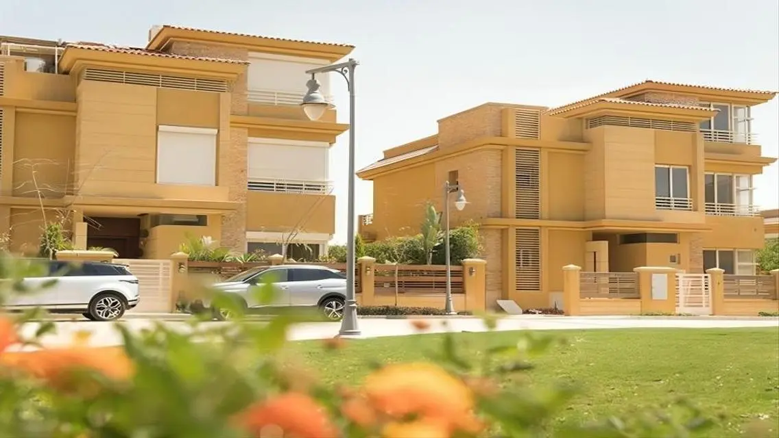 Luxurious Apartment in Sheikh Zayed with Private Garden and Pool