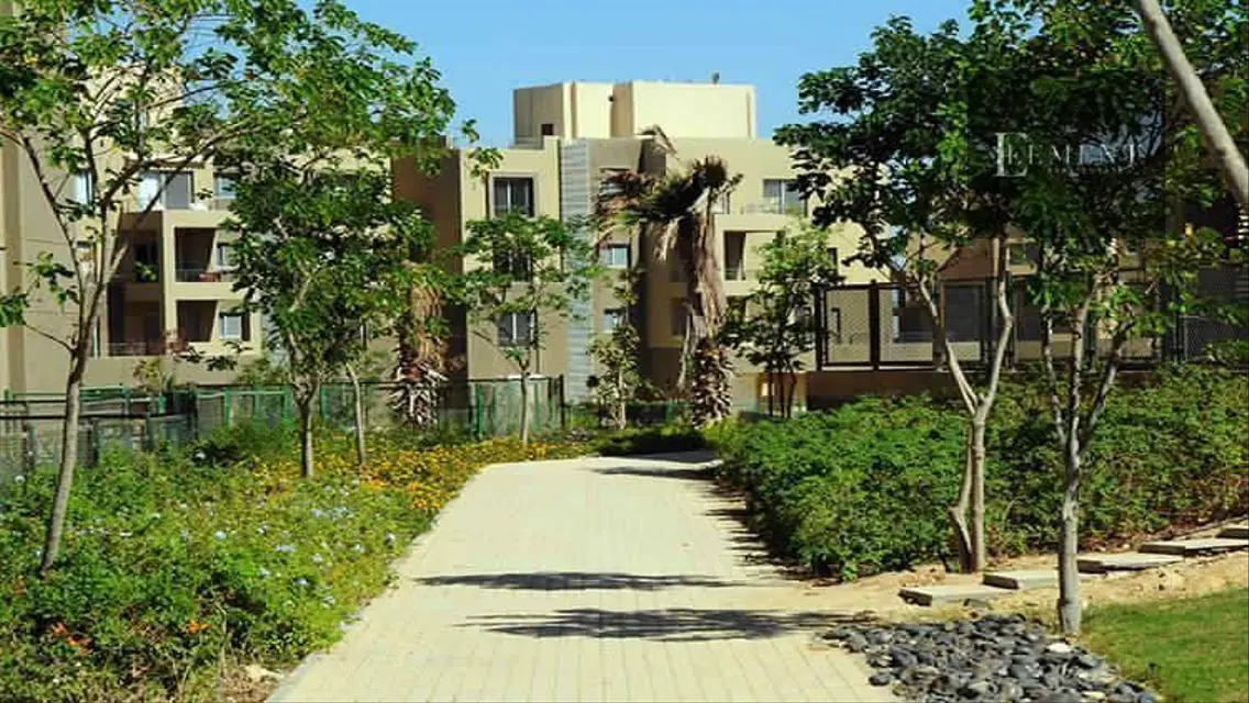 Luxury Apartment in Palm Parks with Premium Amenities