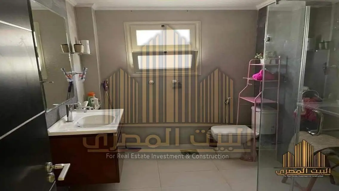 فيلا فاخرة للبيع بمساحة واسعة ومرافق متكاملة