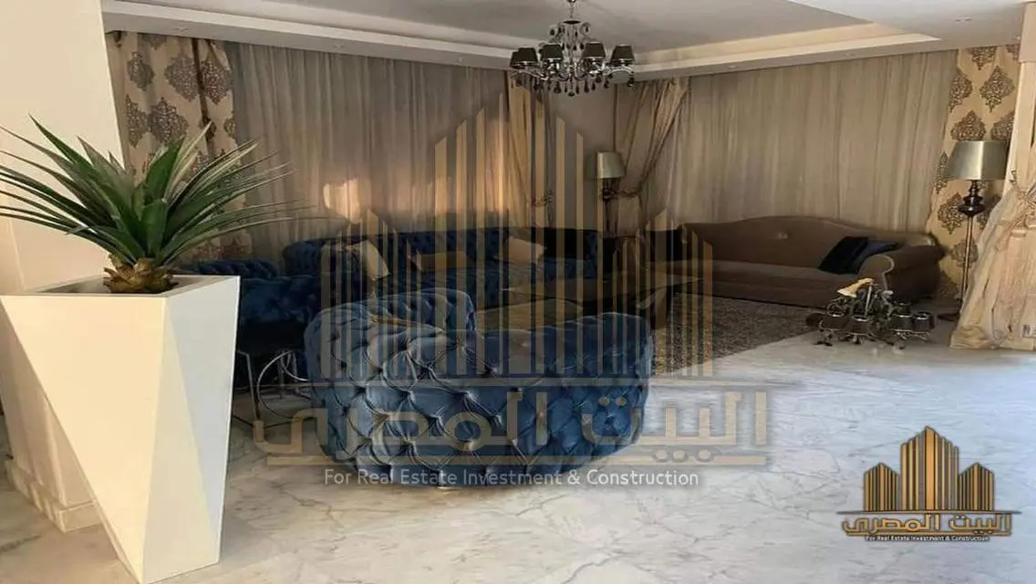 فيلا فاخرة للبيع بمساحة واسعة ومرافق متكاملة