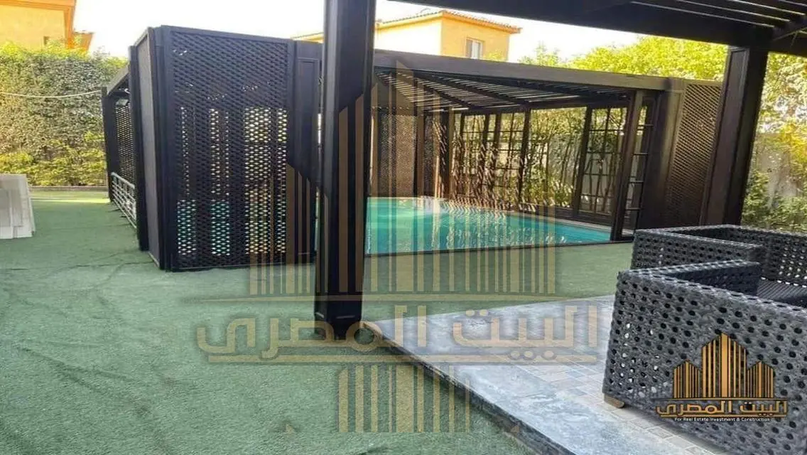 فيلا فاخرة للبيع بمساحة واسعة ومرافق متكاملة