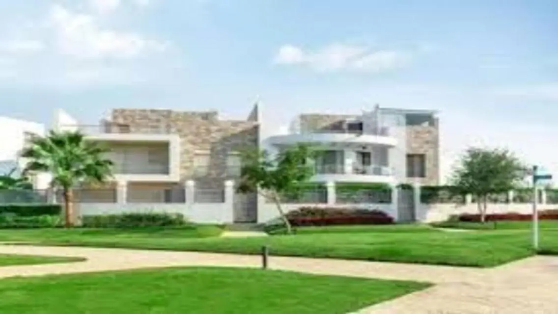 Luxury Apartment in Cleopatra Square – October