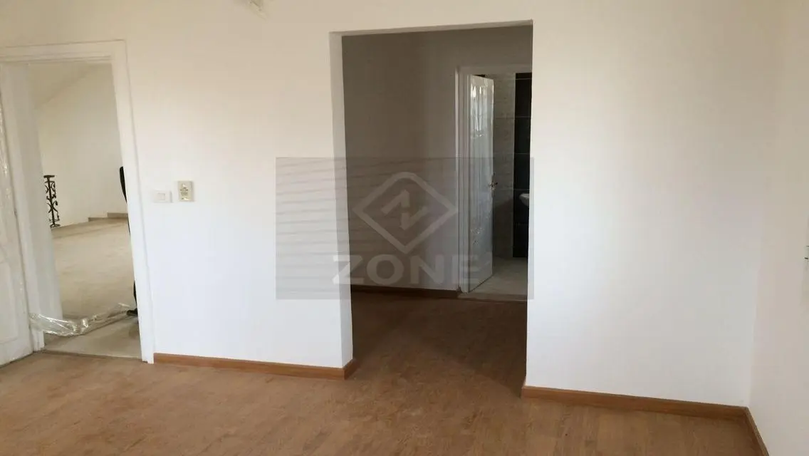 Luxury Apartment with Private Garden in E-4-4