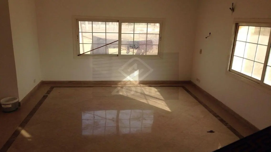 Luxury Apartment with Private Garden in E-4-4