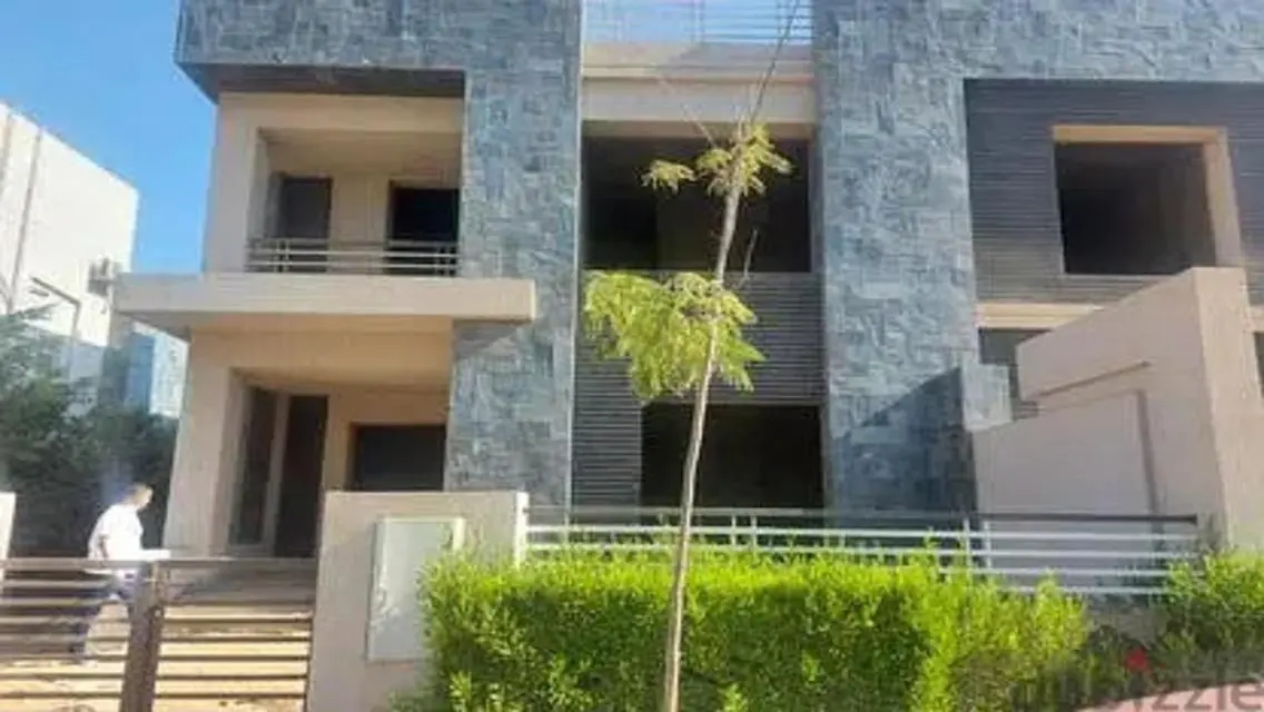 فيلا فاخرة للبيع في كمبوند فاحا الجديدة - زايد 3