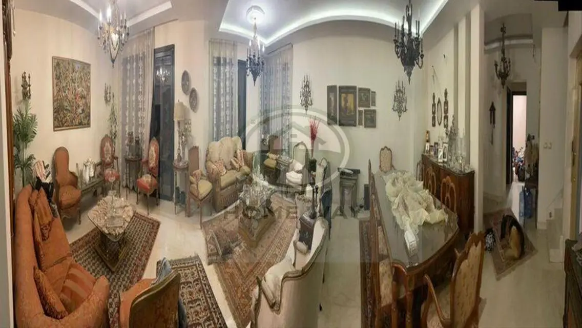 شقة أنيقة بخمسة غرف نوم في موقع متميز