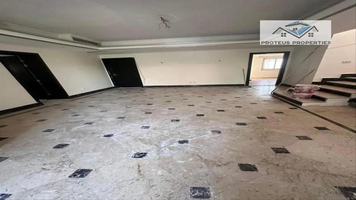 Luxury Villa for Sale with 750 Square Meters in the Heart of the City