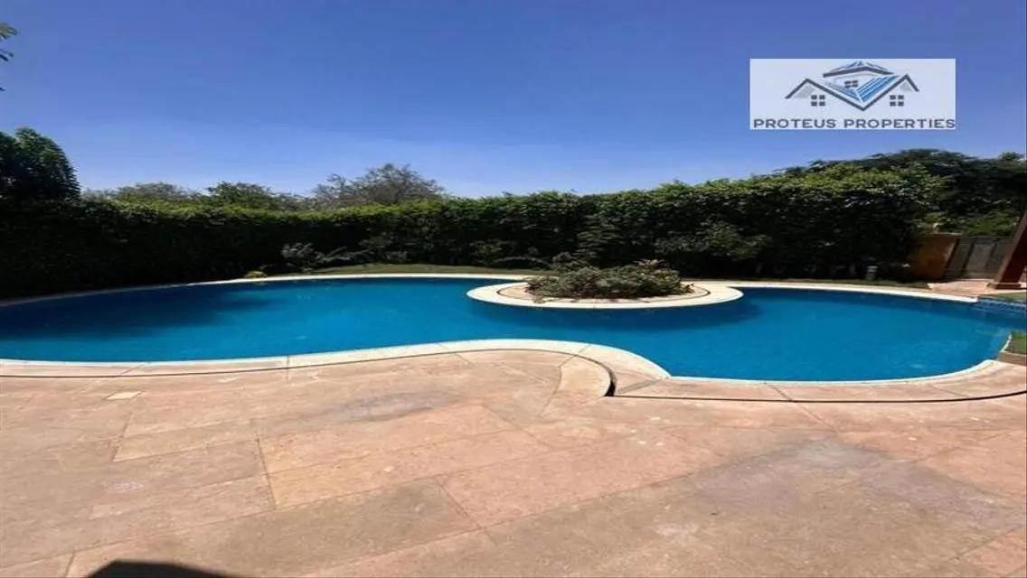 Luxury Villa for Sale with 750 Square Meters in the Heart of the City