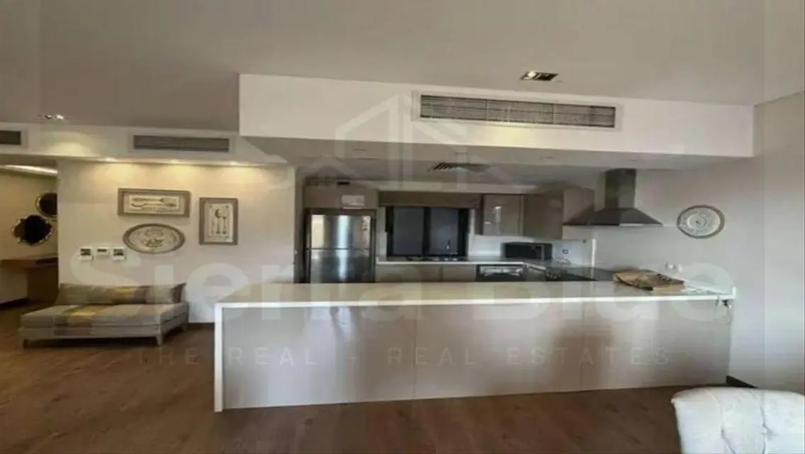 وحدة سكنية فاخرة في موقع مميز