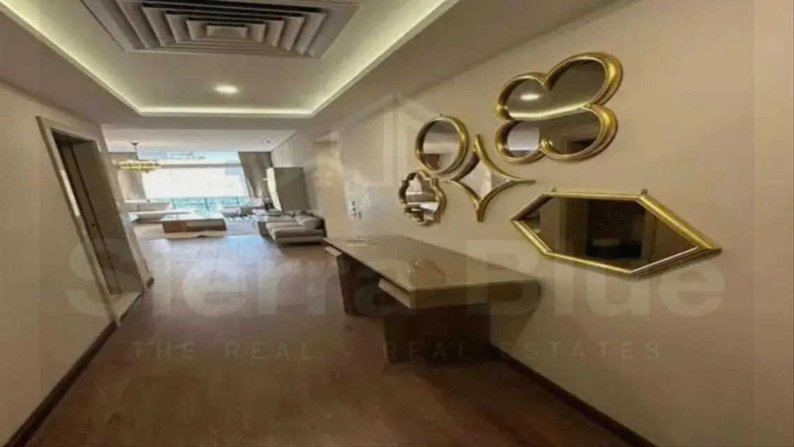 وحدة سكنية فاخرة في موقع مميز