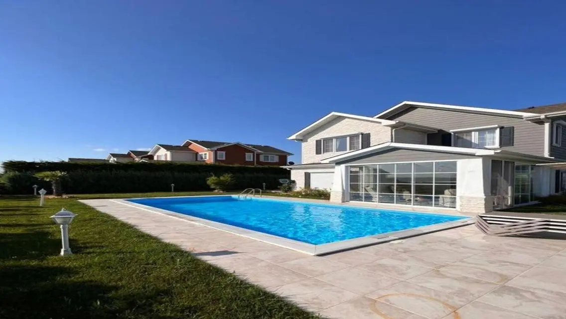 Unmatched Luxury: Apartment for Sale with 900 Square Meters in the Heart of the City