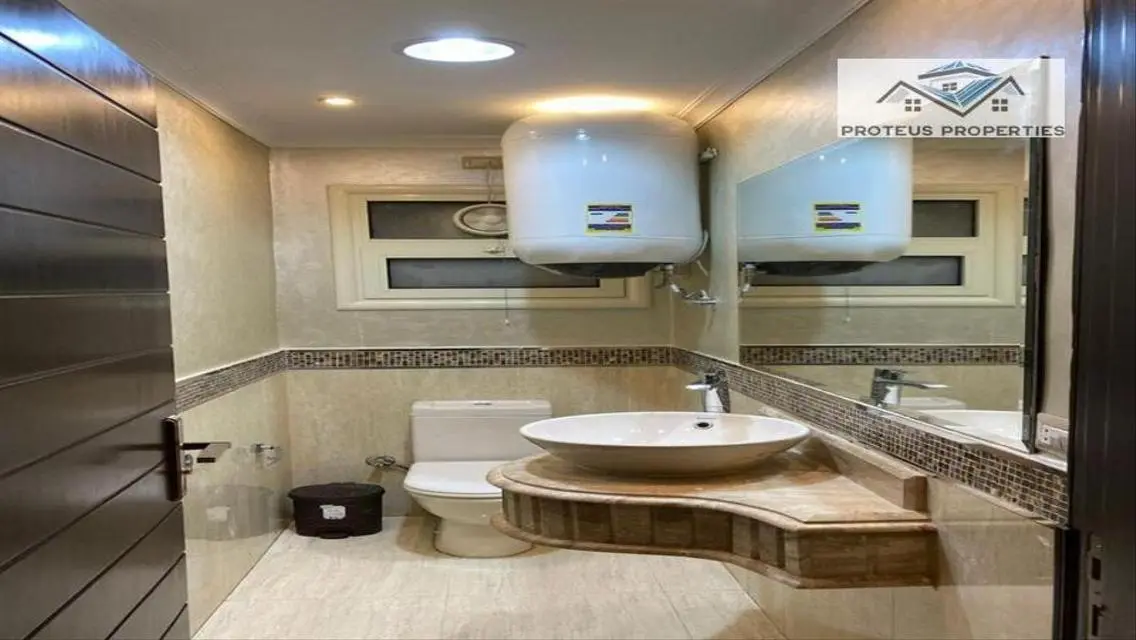 شقة مذهلة بمساحة شاسعة بسعر مغري في قلب المدينة