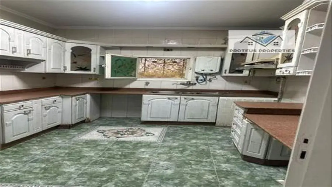 Luxury Apartment with 4 Bedrooms and 1500 Sqm