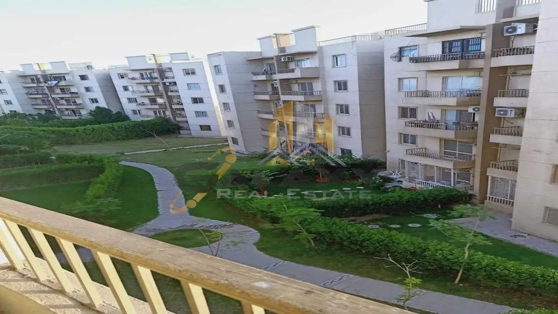 Luxurious Apartment for Rent at a Great Price Overlooking Lakes