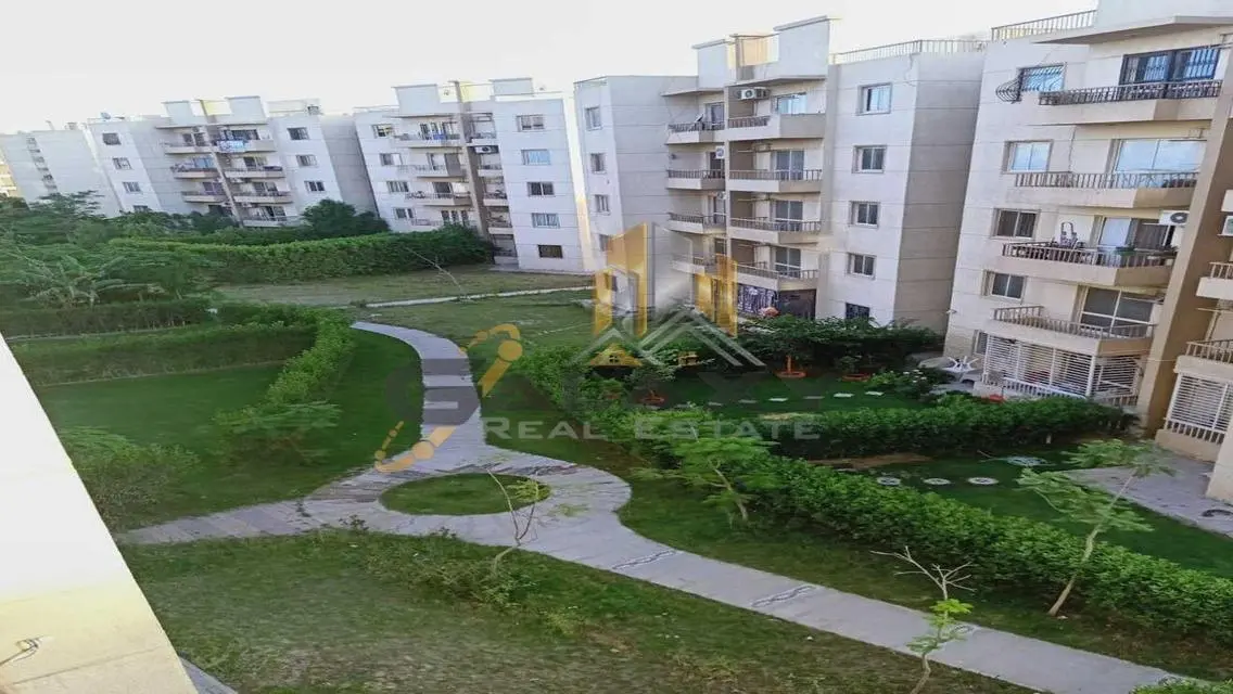 Luxurious Apartment for Rent at a Great Price Overlooking Lakes