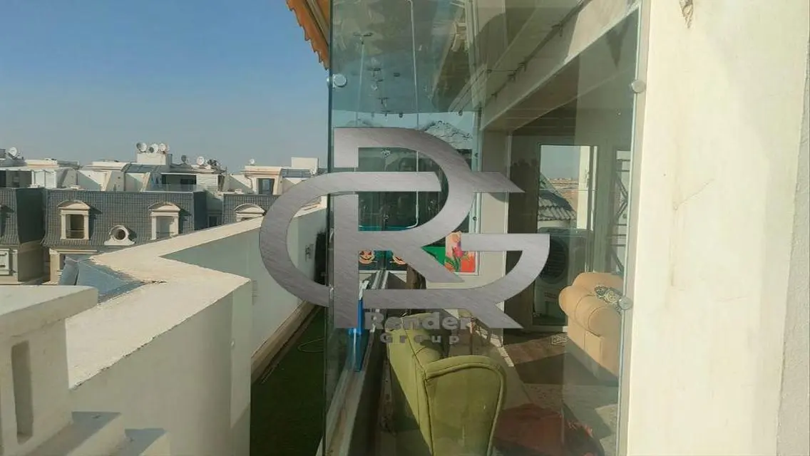 فيلا فاخرة للبيع بمساحة كبيرة ومسبح خاص