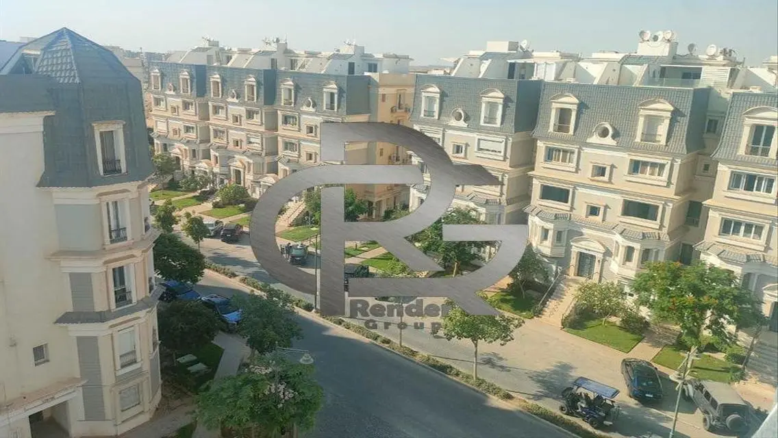فيلا فاخرة للبيع بمساحة كبيرة ومسبح خاص