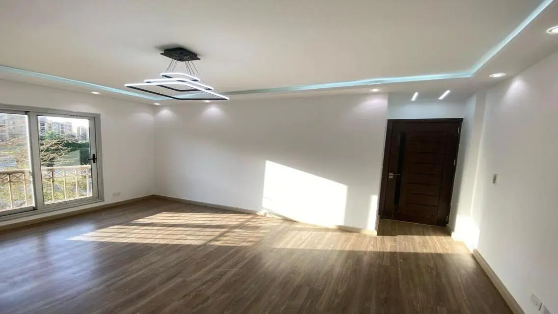شقة فاخرة للبيع في مشروع B2-B2-111