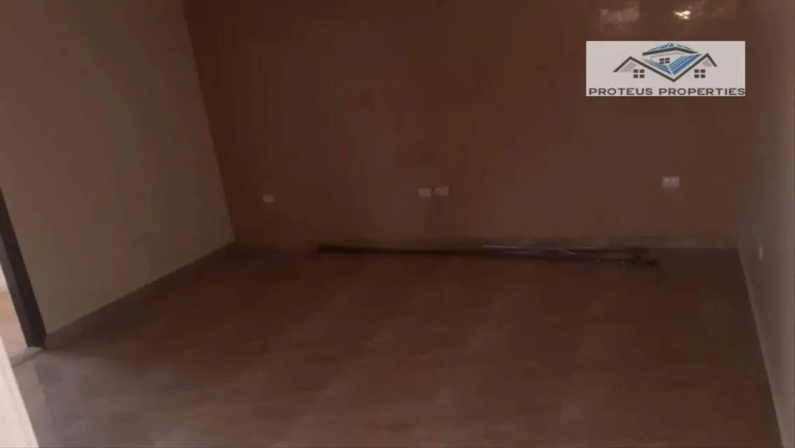 شقة مذهلة مع شرفة للإيجار بسعر مناسب