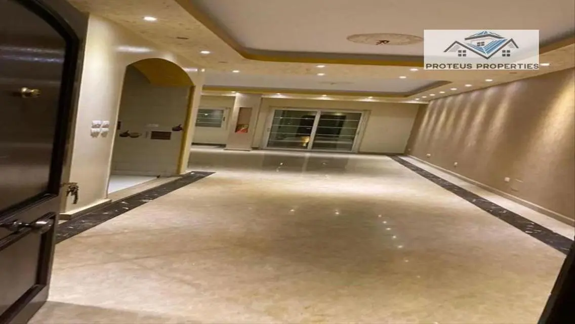 شقة مذهلة مع شرفة للإيجار بسعر مناسب