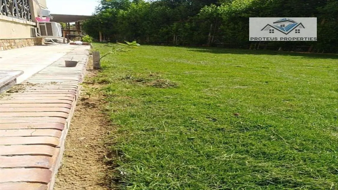 شقة مذهلة مع شرفة للإيجار بسعر مناسب