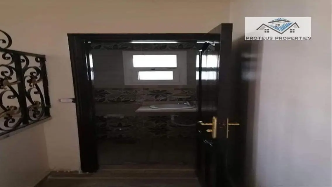 شقة مذهلة مع شرفة للإيجار بسعر مناسب