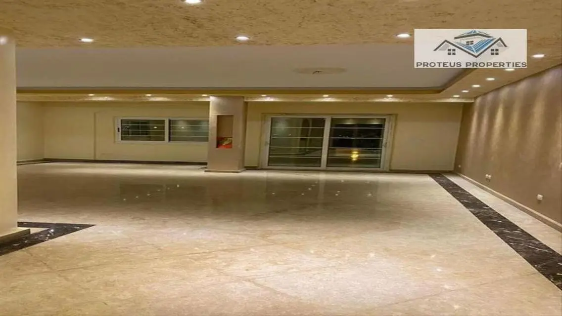 شقة مذهلة مع شرفة للإيجار بسعر مناسب