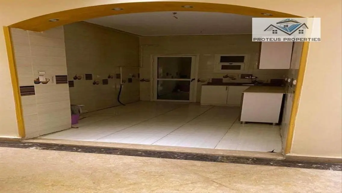 شقة مذهلة مع شرفة للإيجار بسعر مناسب