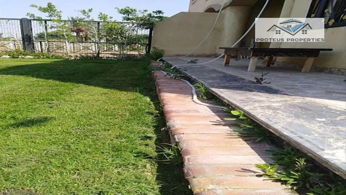 شقة مذهلة مع شرفة للإيجار بسعر مناسب