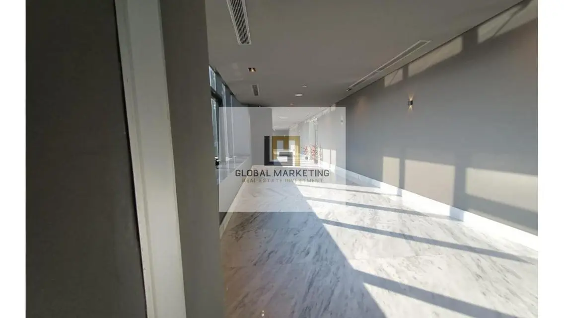 Luxury Apartment 660 Square Meters with Covered Parking