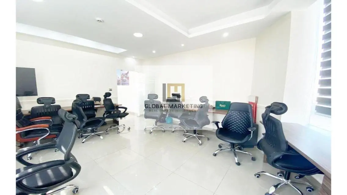 Apartment for Sale - 220 Square Meters