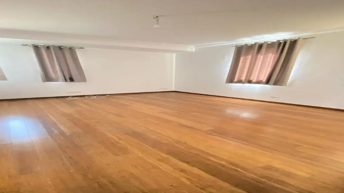 فيلا فاخرة بمساحة 750 متر² للبيع