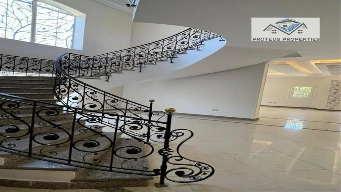 فيلا فاخرة للبيع بسعر 120000