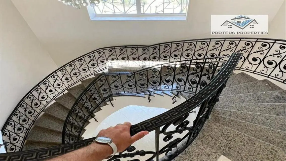 فيلا فاخرة للبيع بسعر 120000