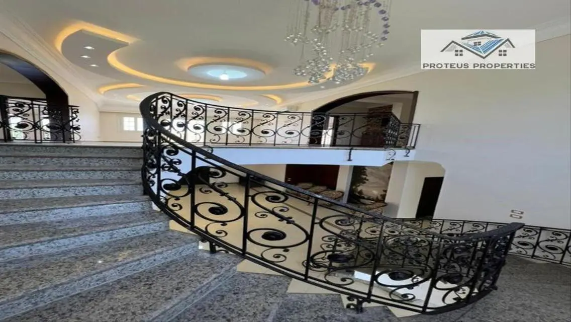 فيلا فاخرة للبيع بسعر 120000