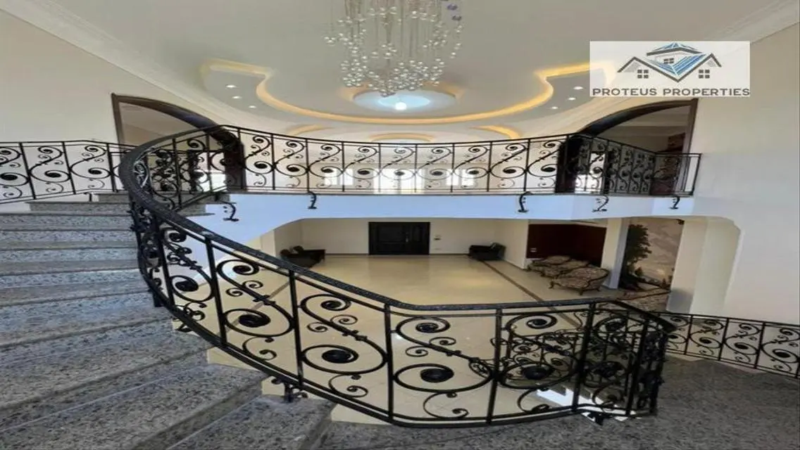 فيلا فاخرة للبيع بسعر 120000