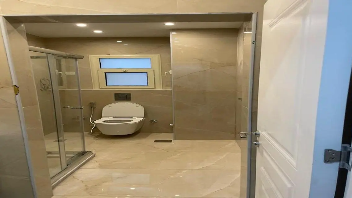 Luxury Property with Private Garden and Pool