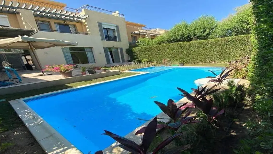 Luxury Property with Private Garden and Pool