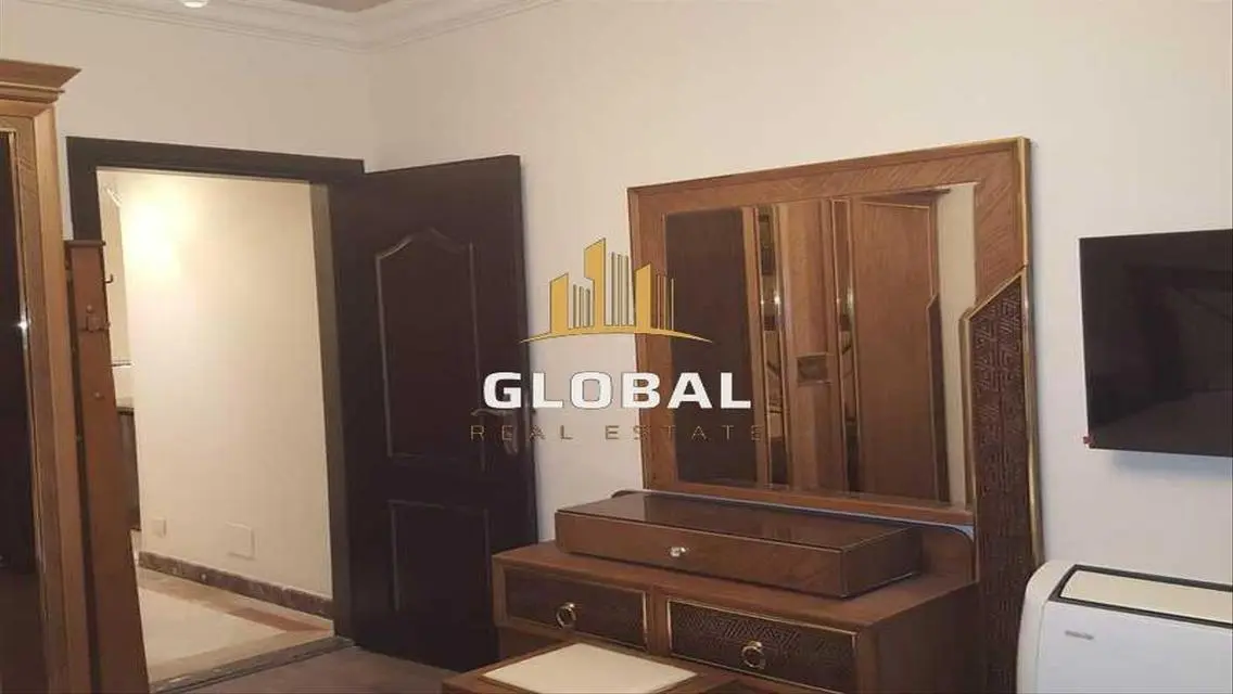شقة رائعة بمساحة 252 متر في قلب المدينة