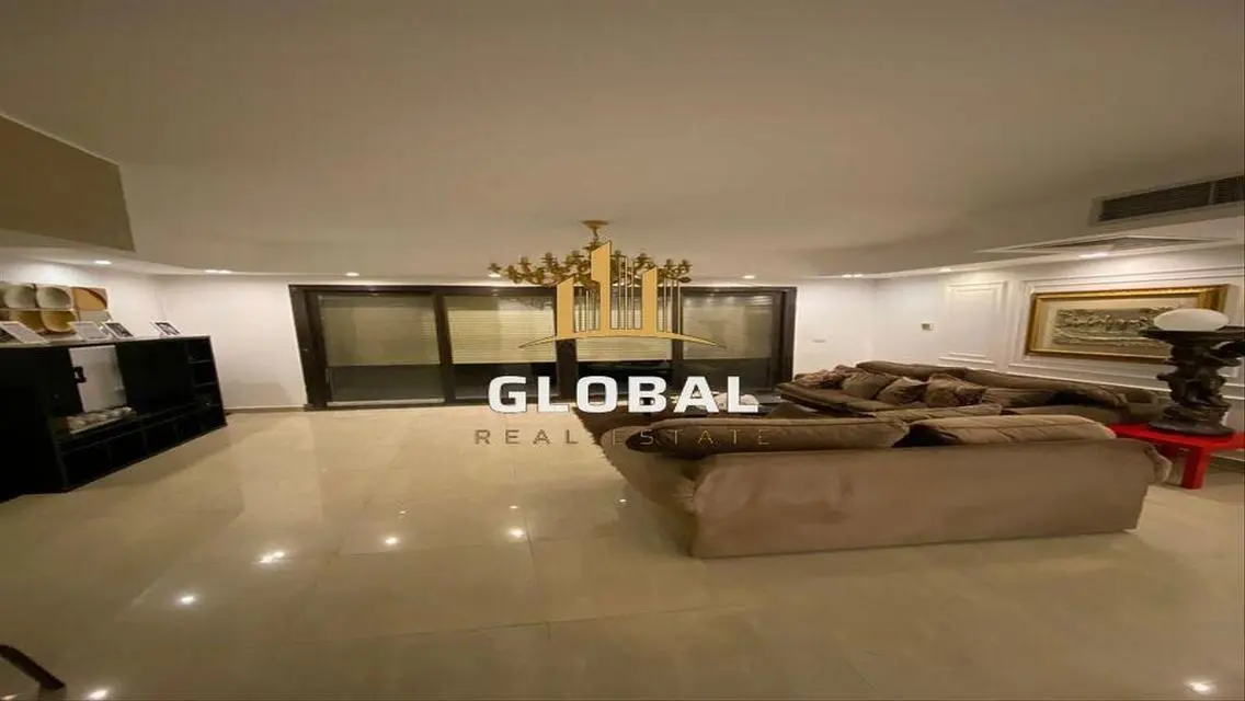 3 Bedroom Apartment in Hyde Park
